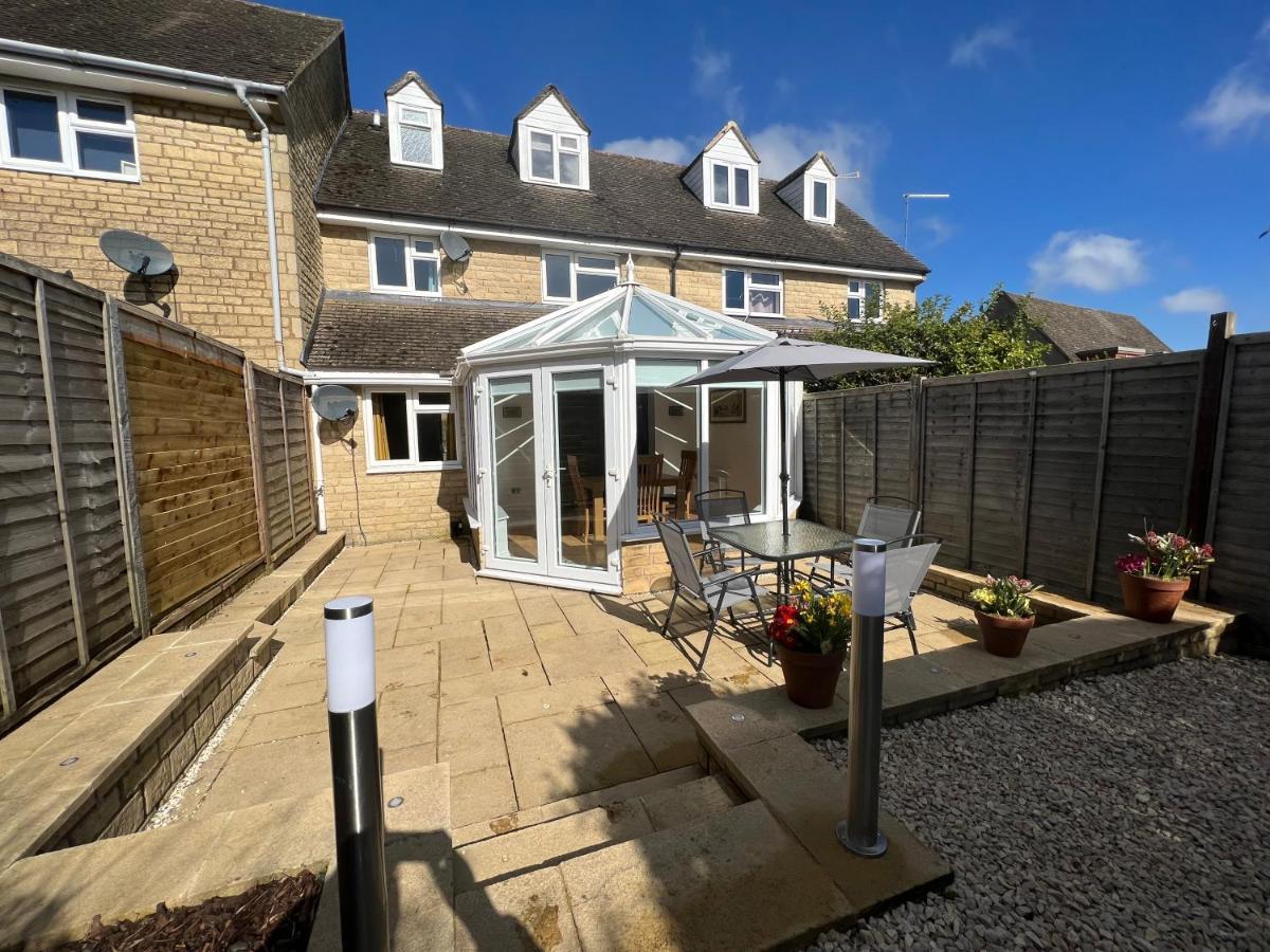 Cotswold With Private Parking! *