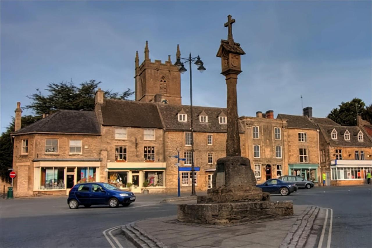 Cotswold With Private Parking! Стоу на Вёлд