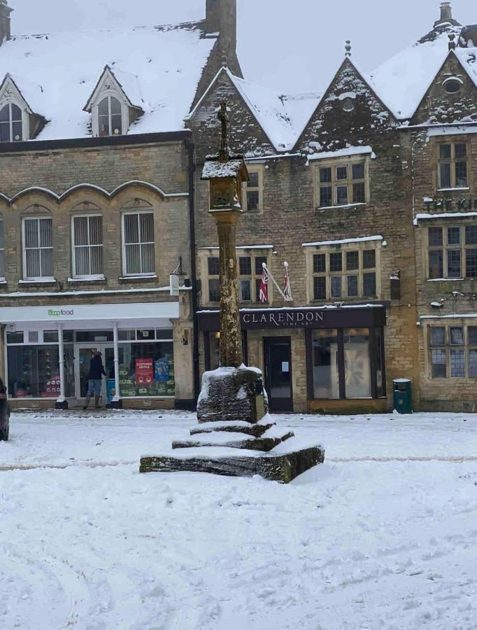 Cotswold With Private Parking! *
